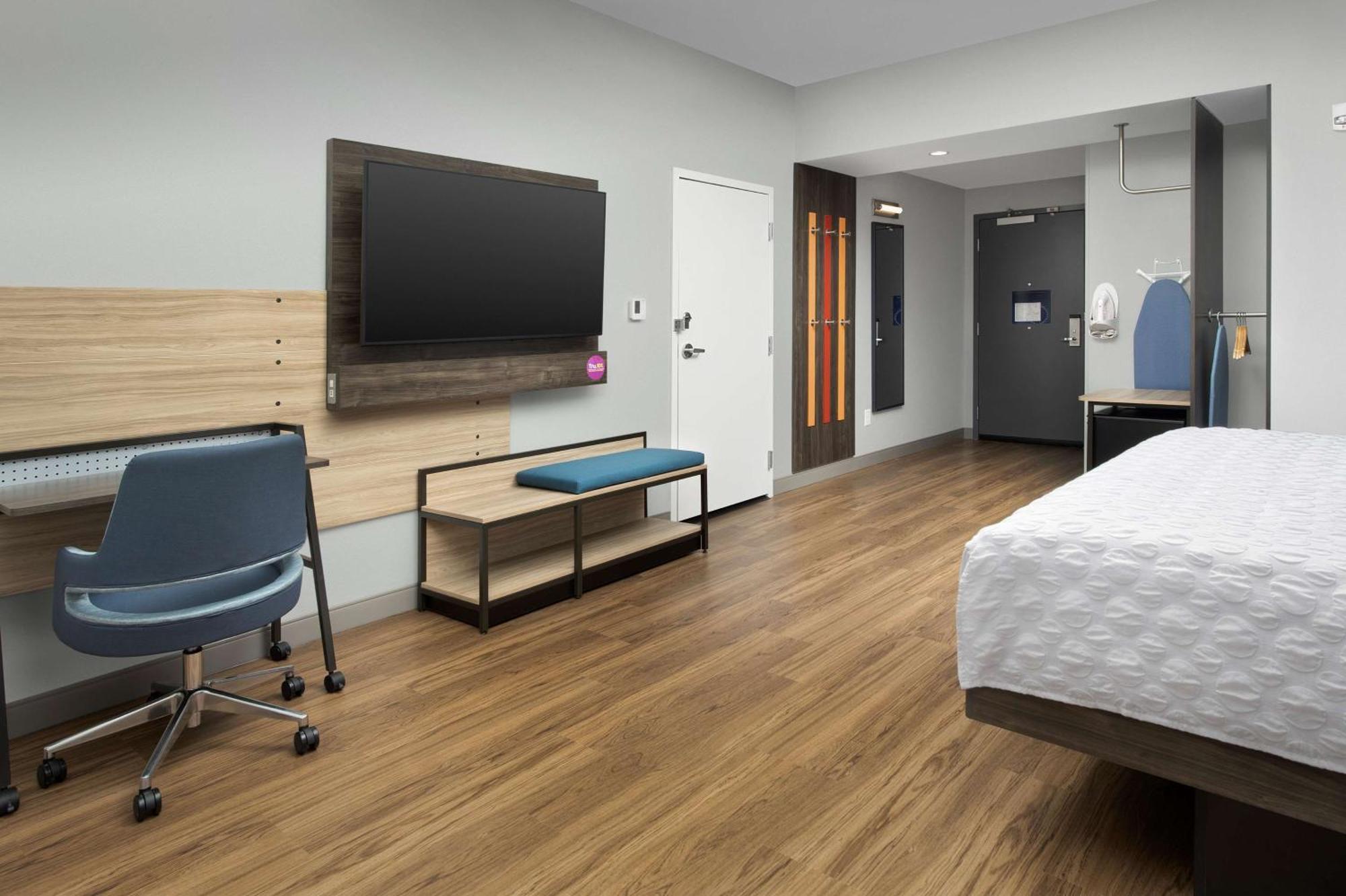 Tru By Hilton Charlotte Airport Lake Pointe Екстериор снимка